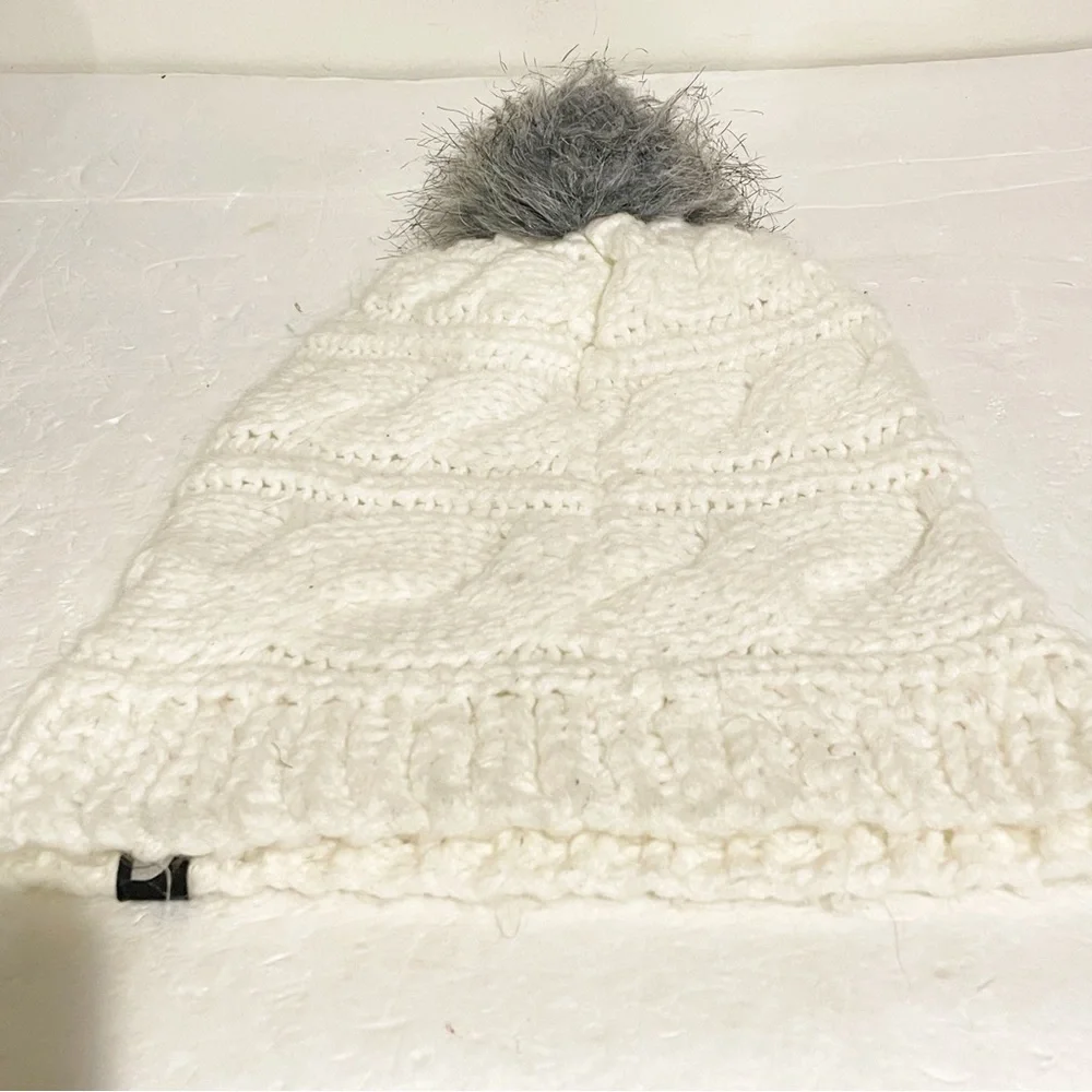 Northface Womans White Cable Thick Knit Pom Pom Beanie Hat‎